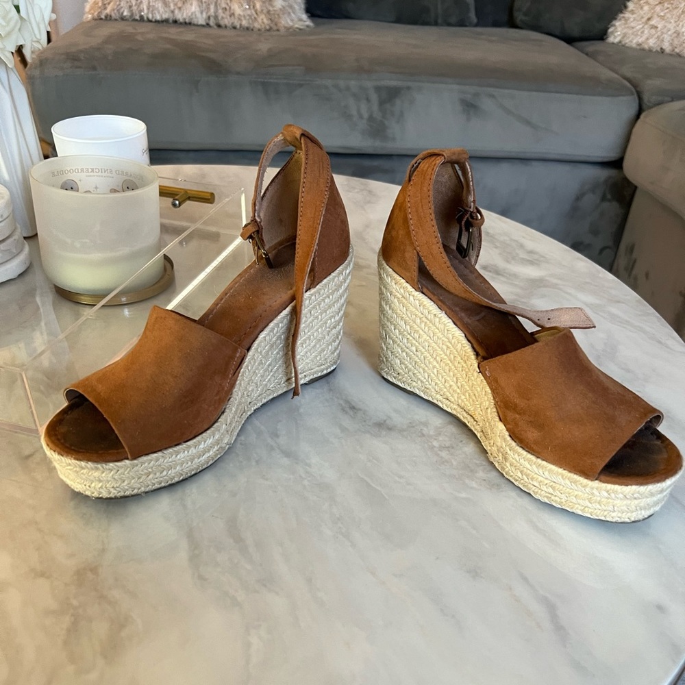 Xhilaration Target Tan Espadrilles Wedges Size 6.5